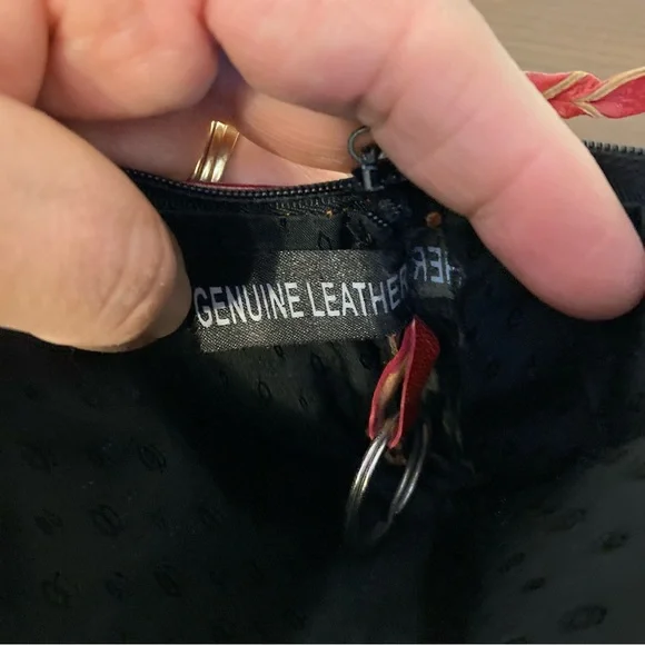 Unbranded All Leather Tapered (7”-5.5”) with Zipper Makeup Bag - Picture 11 of 11